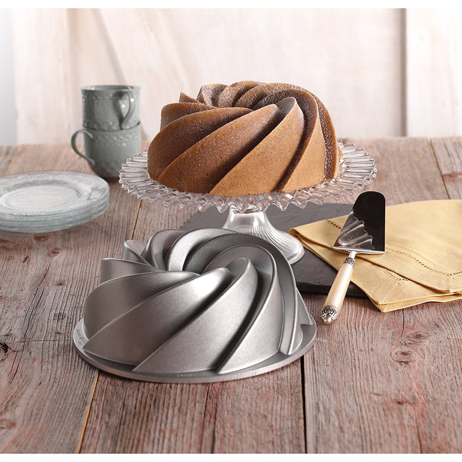 nordic-ware-80637-platinum-collection-heritage-bundt-pan-hedys